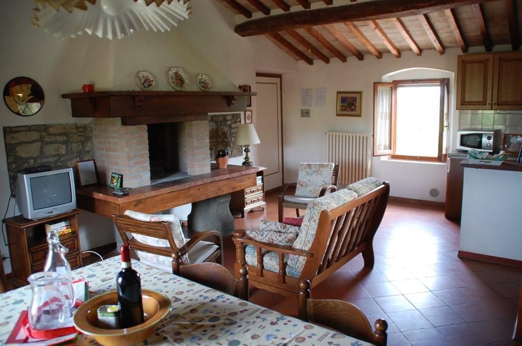 فيلا Due Piani Barberino di Val dʼElsa الغرفة الصورة